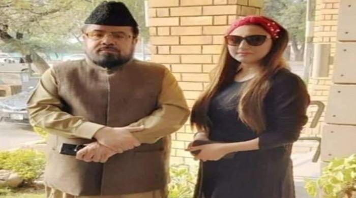 حریم شاہ نے مفتی قوی کو تھپڑ مارنے کا اعتراف کرلیا