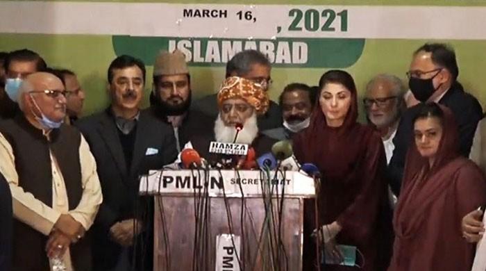 پی ڈی ایم کے غبارے سے ہوا کیسے نکلی