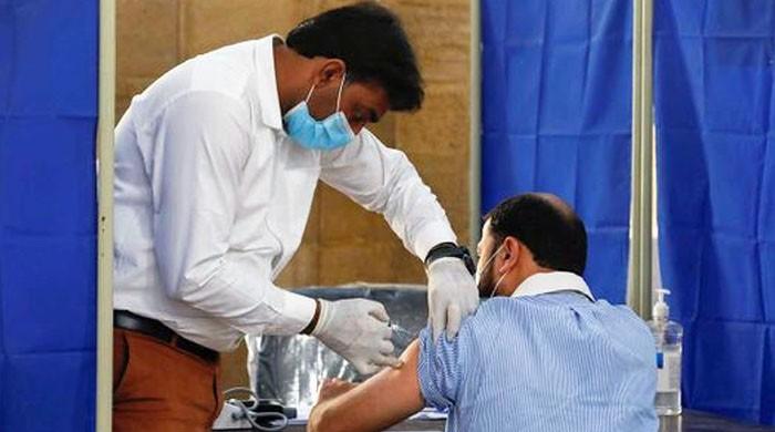 این سی او سی نے کراچی کےمزید دو طبی مراکز کو کورونا ویکسی نیشن کی اجازت دیدی