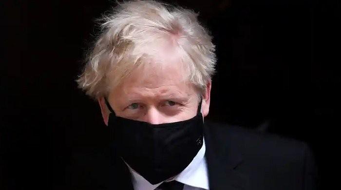 ’لاک ڈاؤن کے حکم کے بجائے لاشوں کے ڈھیر دیکھیں گے‘، بورس جانسن کے مبینہ بیان پر تنازع