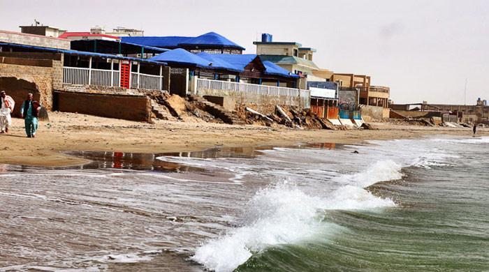 عید پر لاک ڈاؤن اور کورونا ایس او  پیز کی پابندیاں، ساحل ویران رہے 