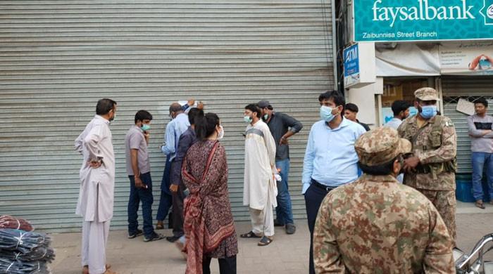 کراچی میں لاک ڈاؤن کی خلاف ورزی پر درجنوں دکانیں، ریسٹورنٹ اور جم سیل
