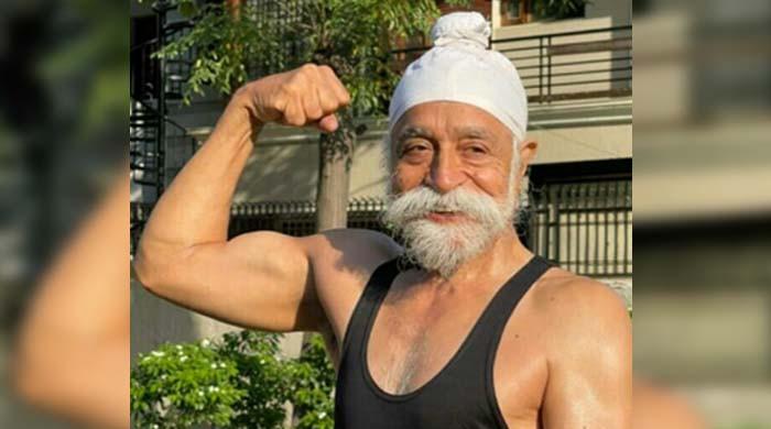 76 سالہ سپر فٹ  بابا جی سے ملیے