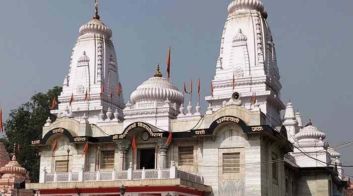 بھارت: مندر کے ارد گرد بسنے والے مسلمانوں سے زبردستی گھر خالی کرانے کا انکشاف