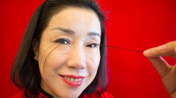 لمبی پلکوں کا ریکارڈ ایک بار پھر چین کی خاتون کے نام ہوگیا