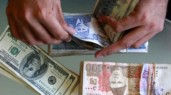 پاکستانی روپے کے مقابلے میں ڈالر کی قدر میں کمی