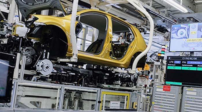 ہزار سی سی تک گاڑیوں، سونا اور چاندی پر ٹیکس میں کمی کا اعلان