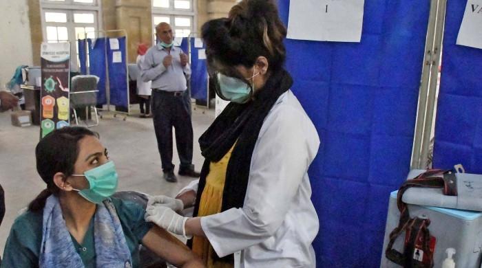 حکومت کا کورونا ویکسین کے 5 مختلف تجربات کی اجازت دینے سے انکار