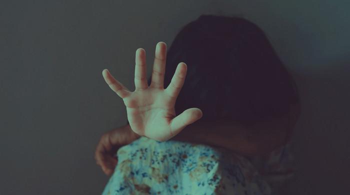 مظفر گڑھ میں 60 سالہ شخص کی 7 سالہ بچی سے زیادتی