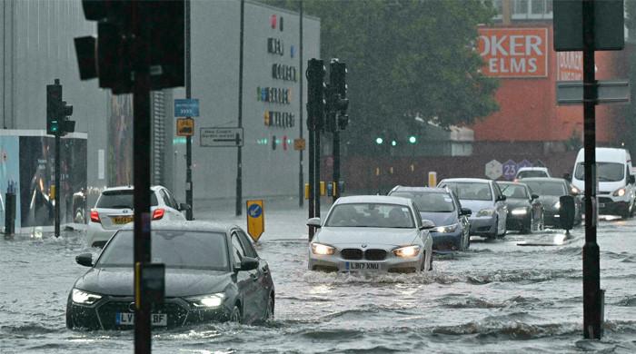 لندن میں طوفانی بارشوں کے بعد سیلابی صورتحال، اسپتال بھی متاثر