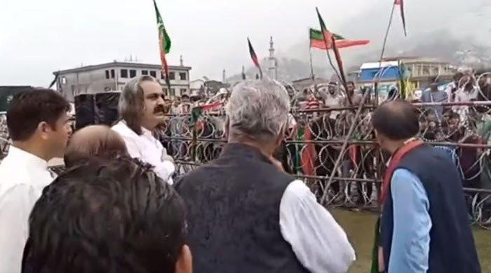 انکوائری مکمل، ڈی آر او کی پی ٹی آئی کے 2 نومنتخب ارکان سمیت 4 امیدواروں کو نااہل کرنے کی سفارش