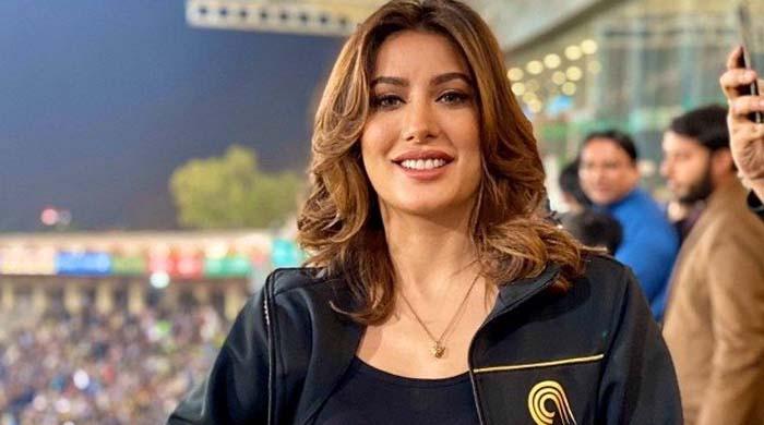 حکومت بتائے وہ نظام کی تبدیلی کیلئے کیا کررہی ہے؟ مہوش حیات