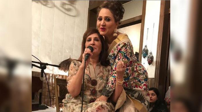 اسماء عباس مرحوم بہن سنبل شاہد کو یاد کرکے افسردہ