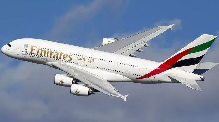 اماراتی ائیرلائن 70 مسافروں کو کراچی ائیرپورٹ پر چھوڑ کر چلی گئی
