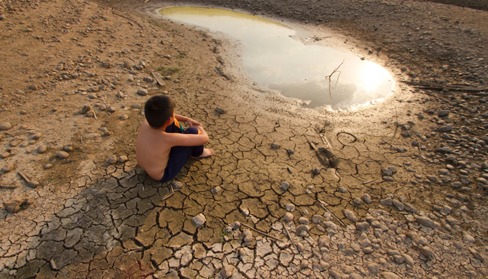 اقوام متحدہ کے موسمیاتی پینل نے انسانی سرگرمیوں سے زمین کو پہنچنے والے نقصانات پر خطرناک انتباہ جاری کردیا — فوٹو: فائل