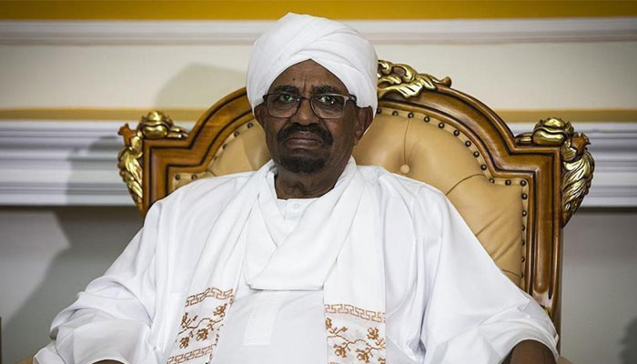 سوڈان کا سابق حکمران عمر البشیر کو بین الاقوامی فوجداری عدالت کے حوالے کرنے کا فیصلہ  —فوٹو:فائل