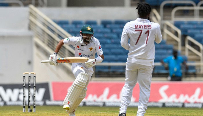 ٹاس کے موقعے پر پاکستان کے کپتان بابراعظم کا کہنا تھا کہ ہم اچھی کرکٹ کھیلنے کی کوشش کریں گے —فوٹو: اے ایف پی