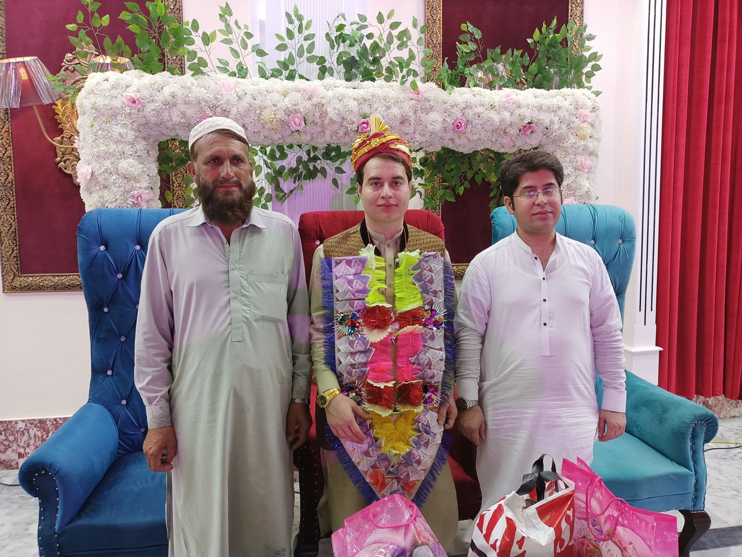 شادی کی تقریب میں ان کے خاندان کے افراد اور قریبی دوستوں نے شرکت کی— فوٹو: ناصر خان جان آفیشل
