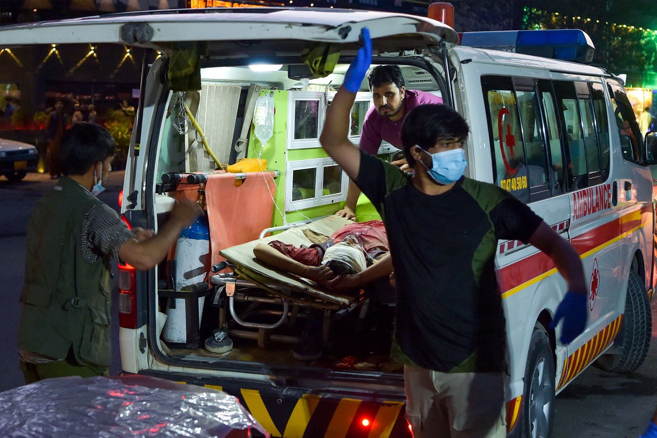 دھماکوں کے بعد اسپتالوں میں ایمرجنسی نافذ کردی گئی ہے — فوٹو: اے ایف پی
