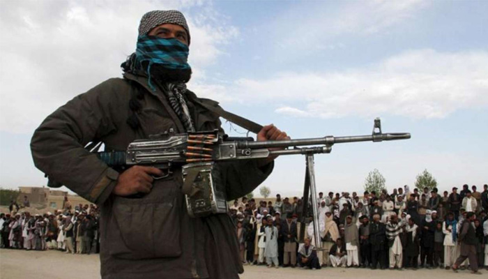 سڑکیں اور دیگر تعمیراتی کاموں پر بھی طالبان نے ٹیکس لاگو کردیا تھا— فوٹو: رائٹرز/فائل