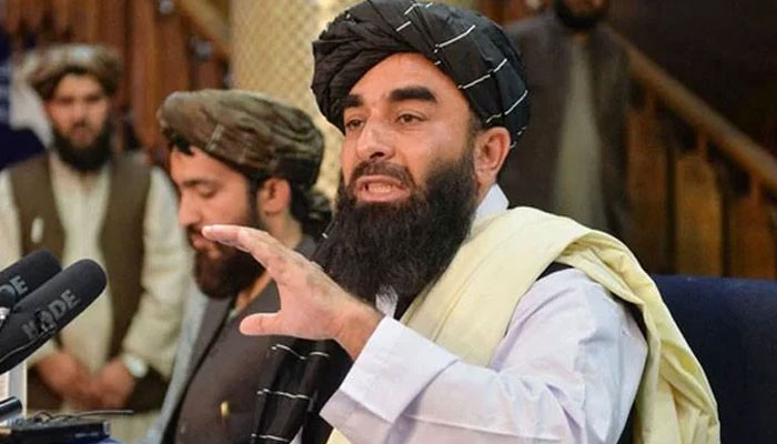 طالبان کے ترجمان ذبیح اللہ نے ٹوئٹ کرتے ہوئے لکھا کہ  آخری امریکی فوجی دستہ 12 بجے کابل ائیر پورٹ سے چلا گیا ہے —فوٹو:فائل