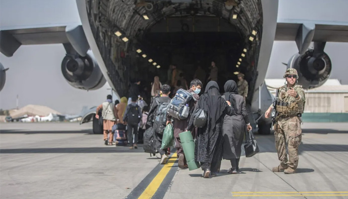 کمرشل ائیر لائنز کے ذریعہ مسافروں کو براہ راست کابل سے آخری منزل تک پہنچایا گیا__فوٹو فائل