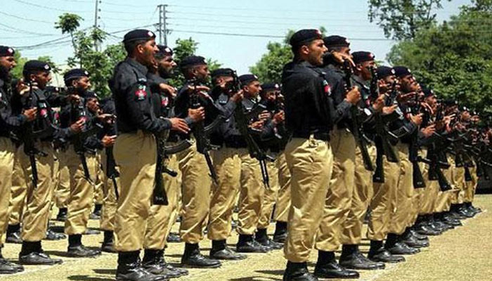 کراچی میں بھرتی 1322 پولیس اہلکاروں کو رواں ہفتے تقرر نامے جاری کیے جائیں گے۔ —فوٹو:فائل