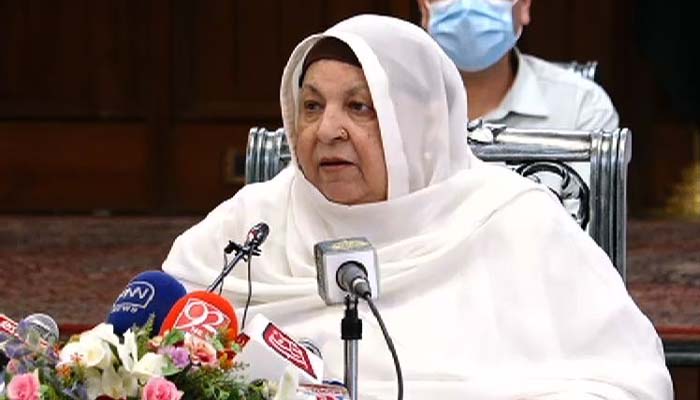 عوام کسی قسم کی معلومات یارہنمائی حاصل کرنے کے لیے ہیلپ لائن 1033 پر رابطہ کریں: یاسمین راشد/ فائل فوٹو