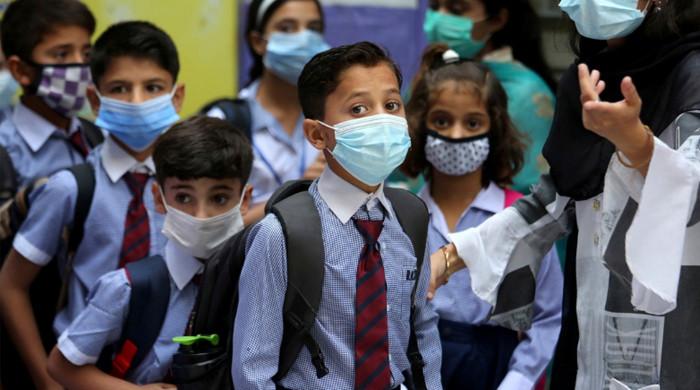 کراچی میں بارش کا امکان: سندھ حکومت کا کل اسکولوں کی چھٹی سے متعلق اہم بیان