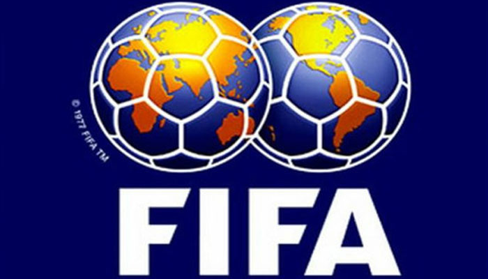 فٹبال کی عالمی تنظیم فیفا نے پاکستان کی نارملائزیشن کمیٹی کی مدت میں ایکبار پھر توسیع کردی ہے۔ —فوٹو: فائل