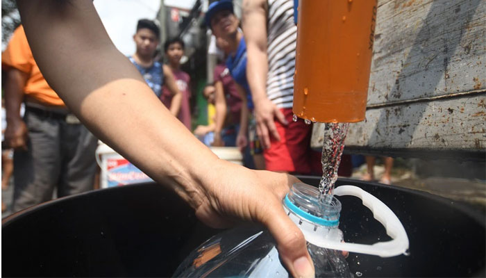 عالمی موسمیاتی ادارے کے سربراہ پیٹری تالاس کا کہنا ہے کہ ہمیں پانی کے بڑھتے ہوئے بحران پر جاگنے کی ضرورت ہے —فوٹو: فائل