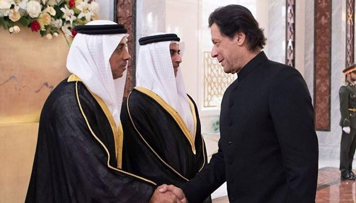 وزیراعظم عمران خان نے اپنی مصروفیات کے باعث دبئی کا دورہ ملتوی کر دیا ہے— فوٹو: فائل