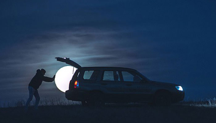 چاند کے ساتھ گاڑی کی پوزیشن کو ایڈجسٹ کرنا خاصا مشکل تھا: فوٹوگرافر— فوٹوانسٹاگرام