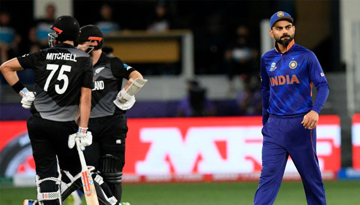 نیوزی لینڈ نے بھی بھارت کو با آسانی 8 وکٹوں سے شکست دے دی۔ —فوٹو: آئی سی سی