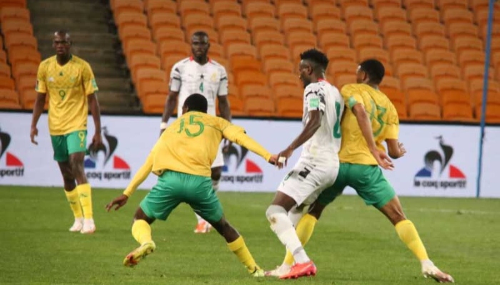 جنوبی افریقا نےگھانا کے خلاف 2022 کے فٹبال ورلڈ کپ کوالیفائر میچ کو دوبارہ کرانے کا مطالبہ کردیا۔ —فوٹو: فائل