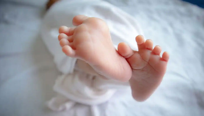 امریکی تحقیق کے مطابق کورونا میں مبتلا ماؤں کے ہاں مردہ بچےکی پیدائش کا خطرہ دو گناہوجاتا ہے —فوٹو: فائل