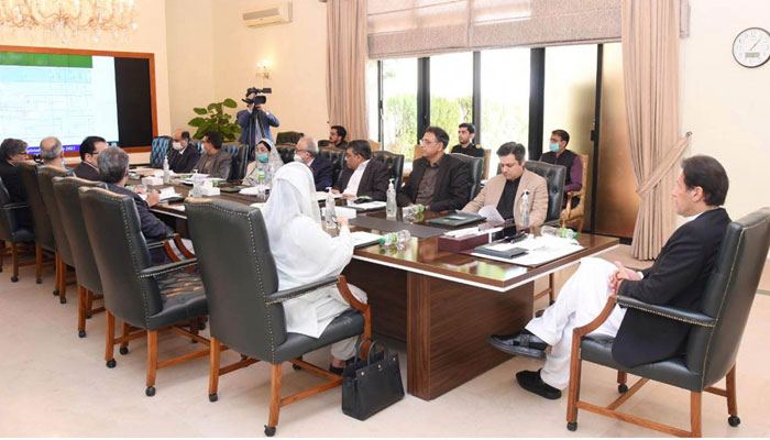 سندھ ترقیاتی پلان کا مقصد 14 اضلاع کے باسیوں کی معاشی اور معاشرتی ترقی ہے، وزیراعظم عمران خان— فوٹو: پی آئی ڈی