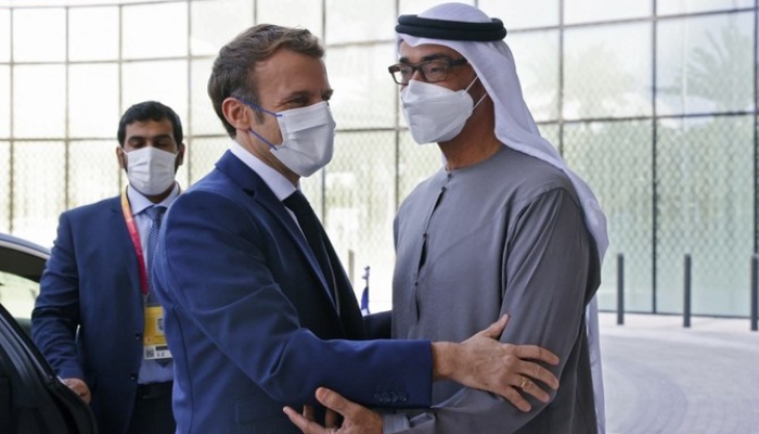 فرانس اور متحدہ عرب امارات کے درمیان معاہدے پر دستخط فرانسیسی صدر کے دورہ یواے ای کےموقع پر ہوئے۔ —فوٹو: اے ایف پی