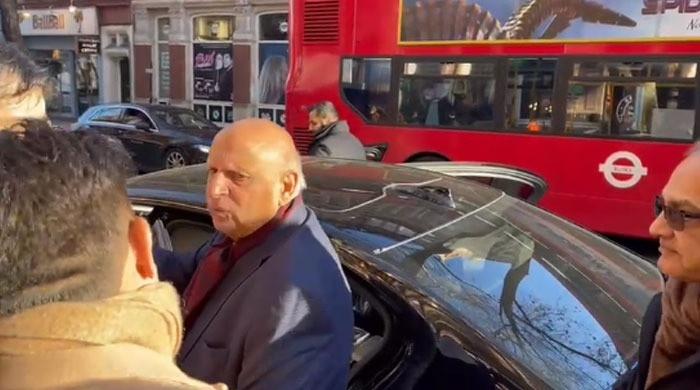 لندن میں گورنر پنجاب کی گاڑی کو ٹریفک قوانین کی خلاف ورزی پر جرمانہ