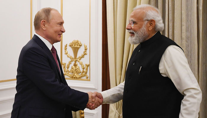 بھارت اور روس کے درمیان 28 سرمایہ کاری کے معاہدوں پر دستخط ہوگئے ہیں۔ —فوٹو: نریندر مودی ٹوئٹر