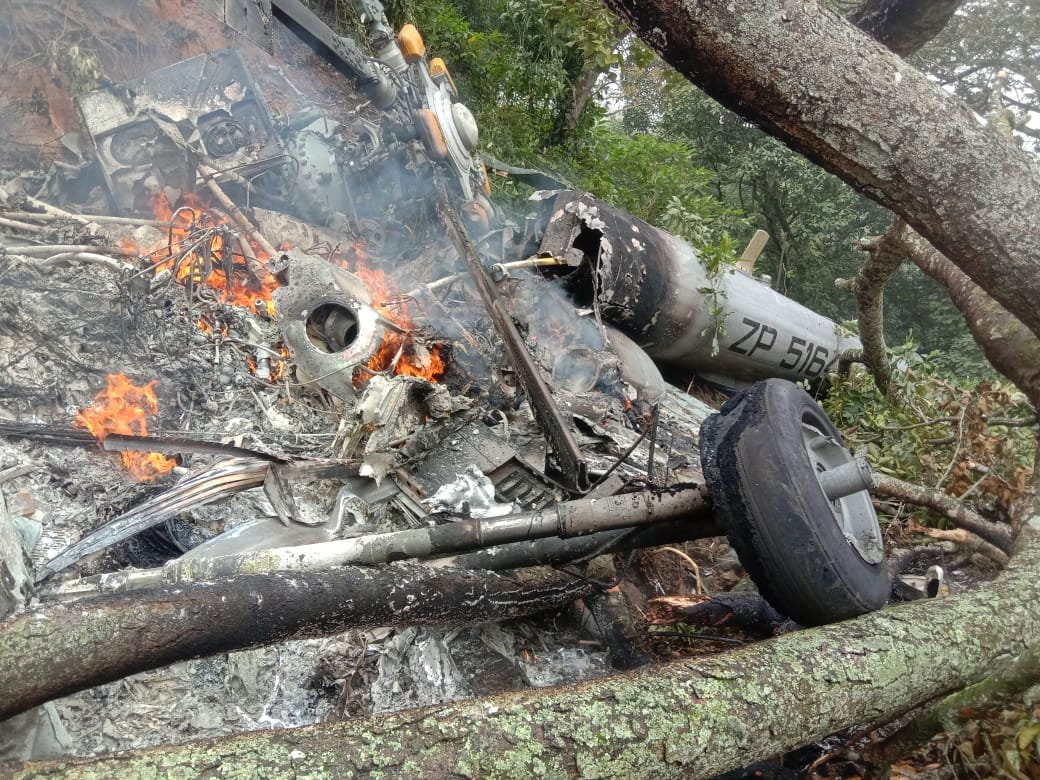 حادثے میں تباہ ہونے والے ہیلی کاپٹر کی ایک تصویر۔ فوٹو: اے این آئی