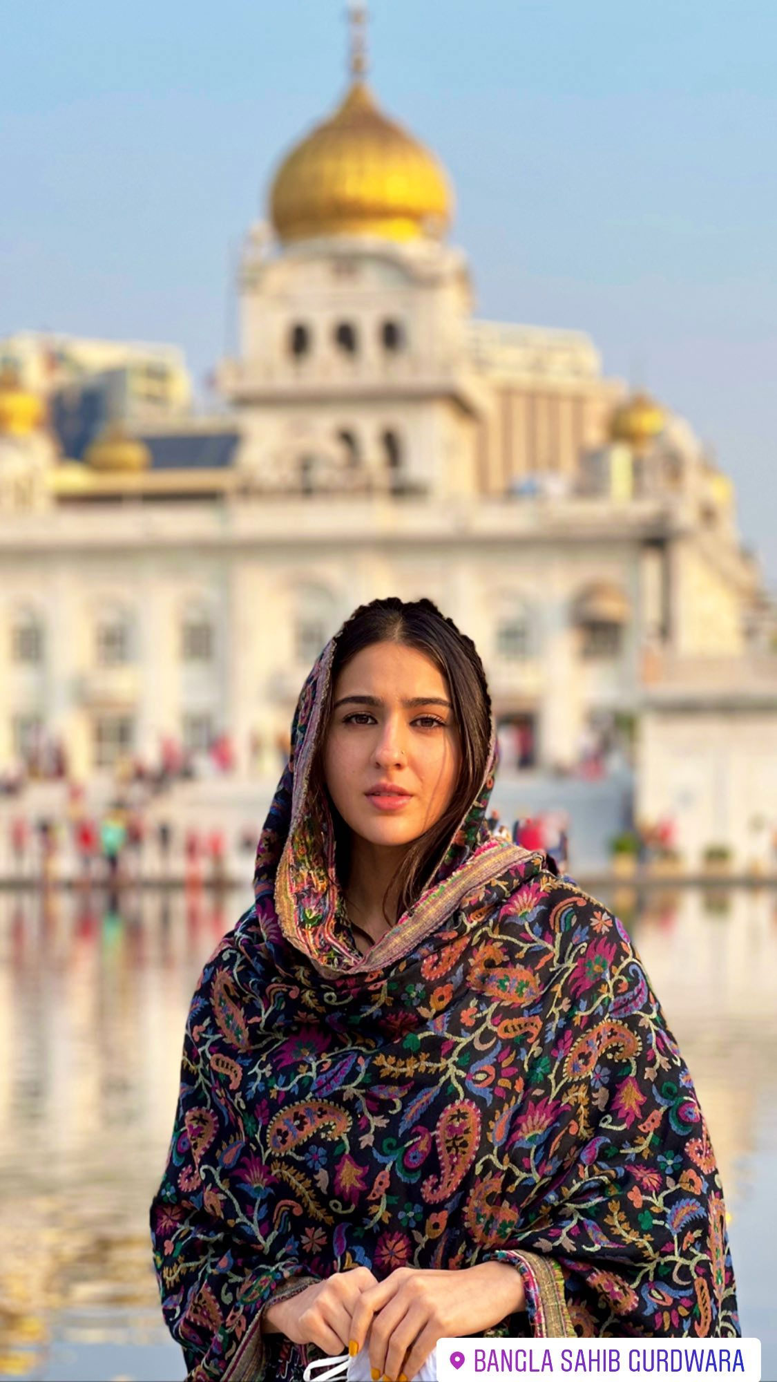 سارہ علی خان نے اپنی فلم کی ریلیز سے قبل سکھوں کے مذہبی مقام کا بھی دورہ کیا— فوٹو: سارہ علی خان انسٹاگرام