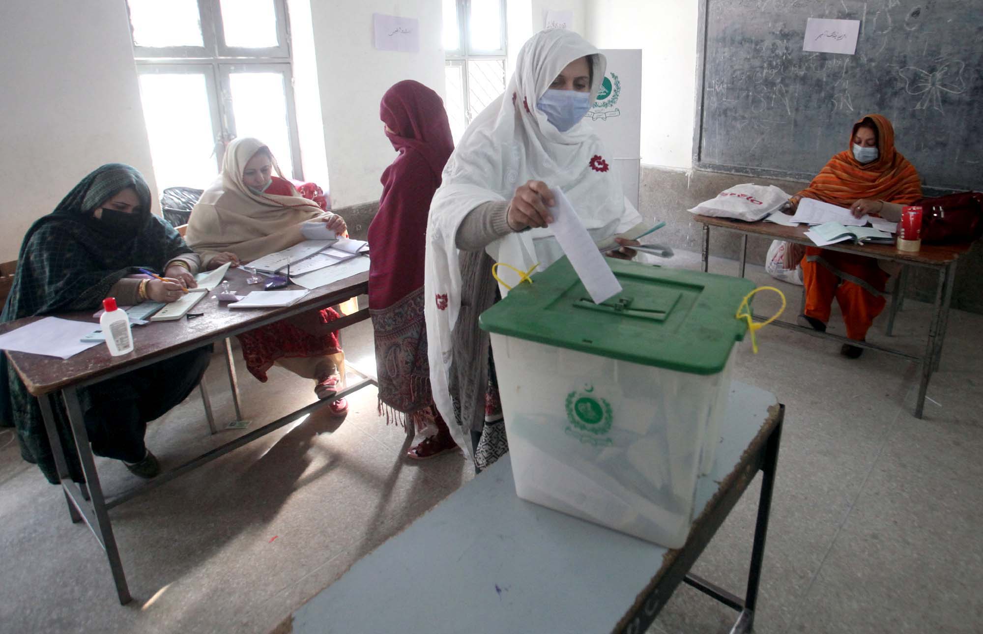 جماعت اسلامی تین، تحریک اصلاح پاکستان اور مسلم لیگ ن دو دو تحصیلوں میں سبقت حاصل کیے ہوئے ہیں: فوٹو پی پی آئی