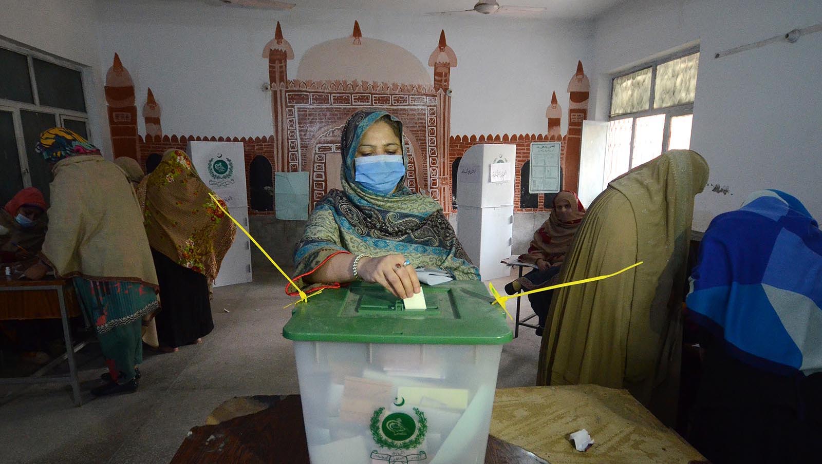 ضلع صوابی کی تحصیل صوابی میں پی ٹی آئی کے عطا اللہ خان 29 ہزار 363 ووٹ لے کر جیت گئے ہیں: فوٹو پی پی آئی
