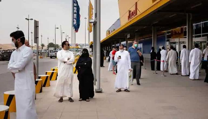 سعودی عرب نے کورونا کا شکار ویکسین شدہ افراد کے قرنطینہ کی مدت 7 دن کردی ہے ۔—فوٹو فائل