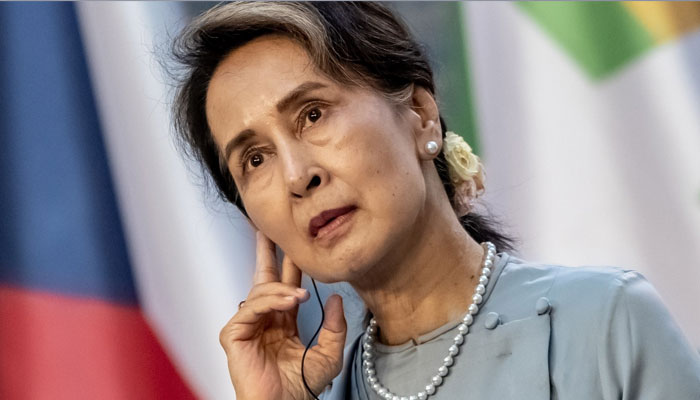 امریکا نے میانمار کی نوبیل انعام یافتہ برطرف سیاسی رہنما آنگ سان سوچی کی سزا کو انصاف کی توہین قراردےدیا۔ —فوٹو: فائل
