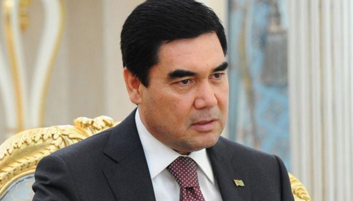 یہ گڑھا ماحول اور آس پاس رہنے والے لوگوں کی صحت دونوں پر منفی اثر ڈالتا ہے: ترکمانستان کے صدر — فوٹو: فائل