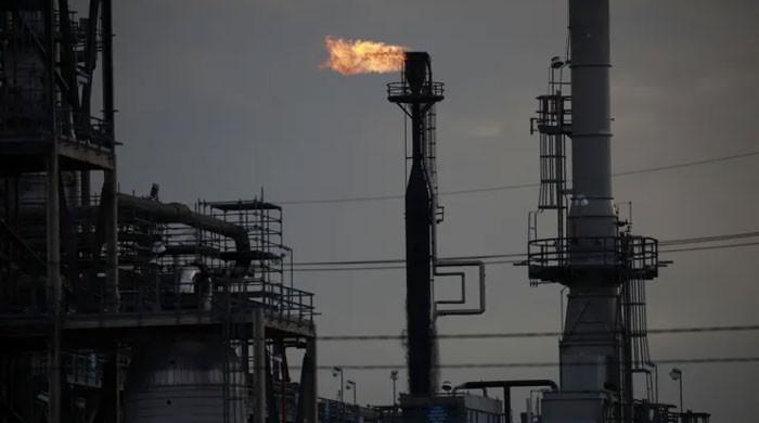 یوکرین روس کشیدگی، خام تیل کی قیمت 7 سال میں پہلی بار 90 ڈالر فی بیرل سے تجاوز کر گئی