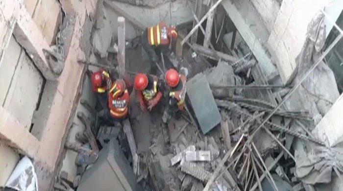 لاہور: مکان کی چھت گرنے سے 2 خواتین اور 2 بچے جاں بحق