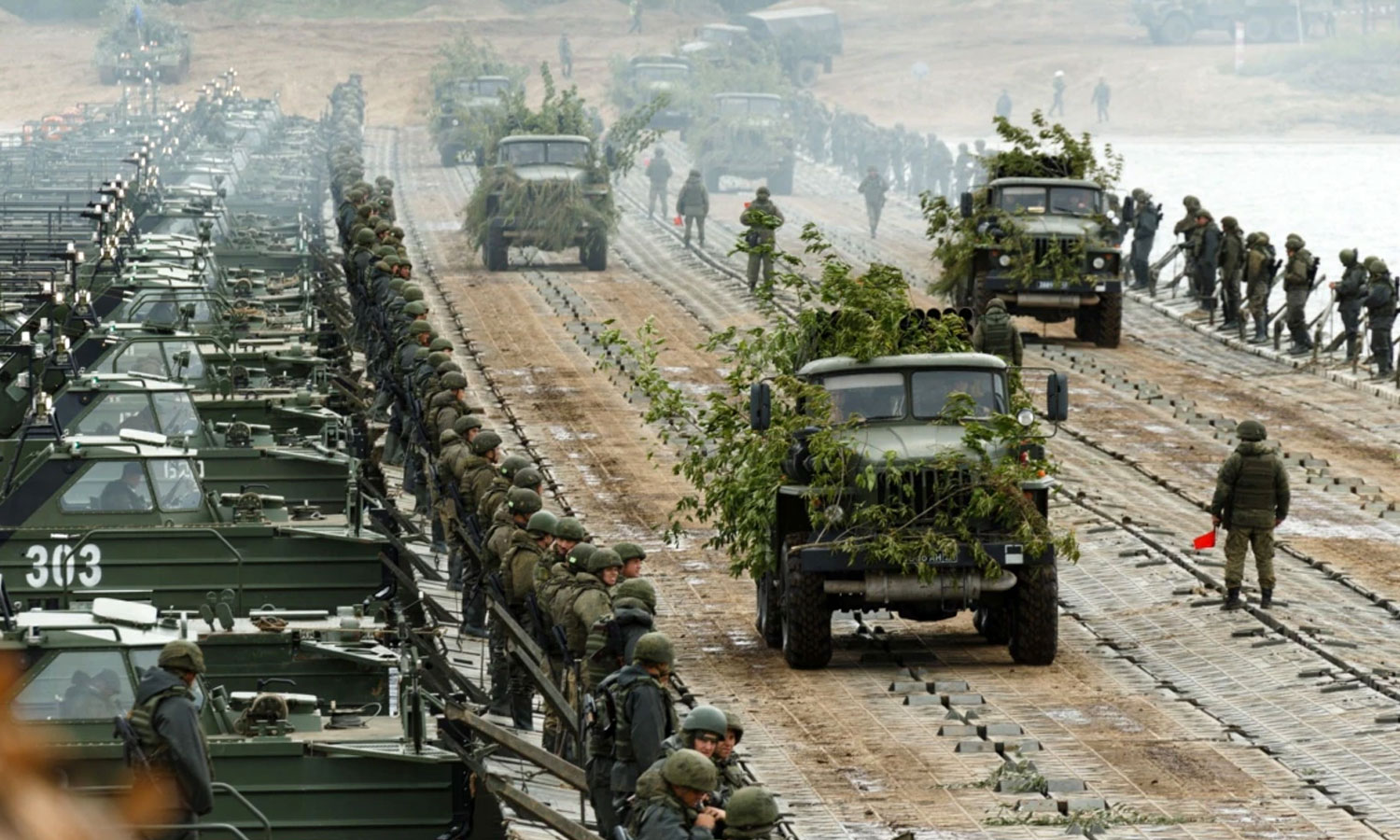 روس کے فوجیوں کی مجموعی تعداد تقریباً 29 لاکھ ہے جبکہ یوکرین کے پاس 11 لاکھ کے قریب فوجی موجود ہیں— فوٹو: فائل